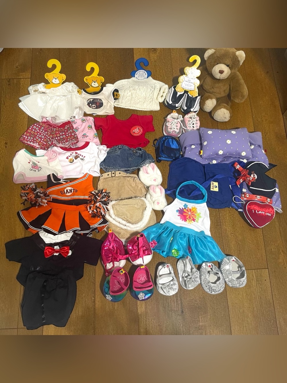 BUILD-A-BEAR HUGE LOT of  Items 1 Bear + Clothes Shoes Outfits Bags & SKIRTS